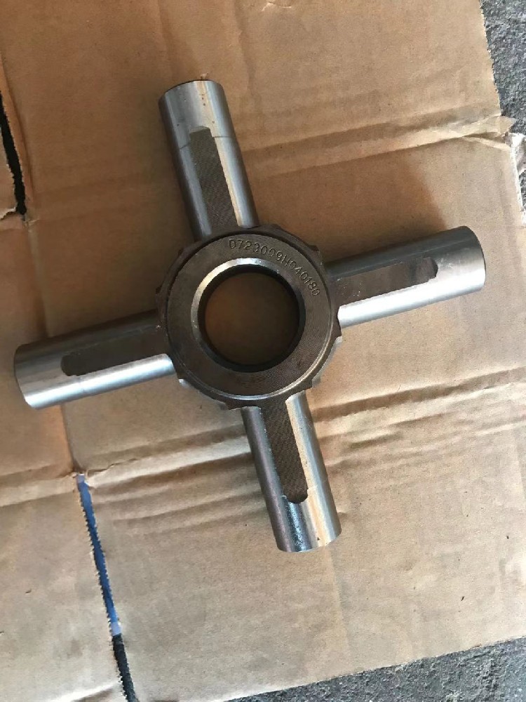 十字軸 十字軸